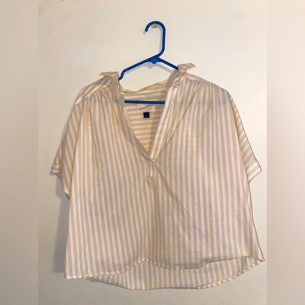 Over sized cropped shirt